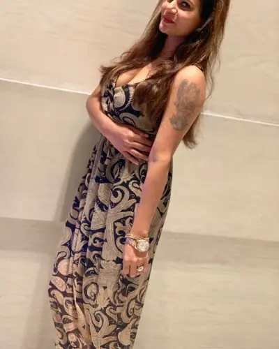 Debra Escort